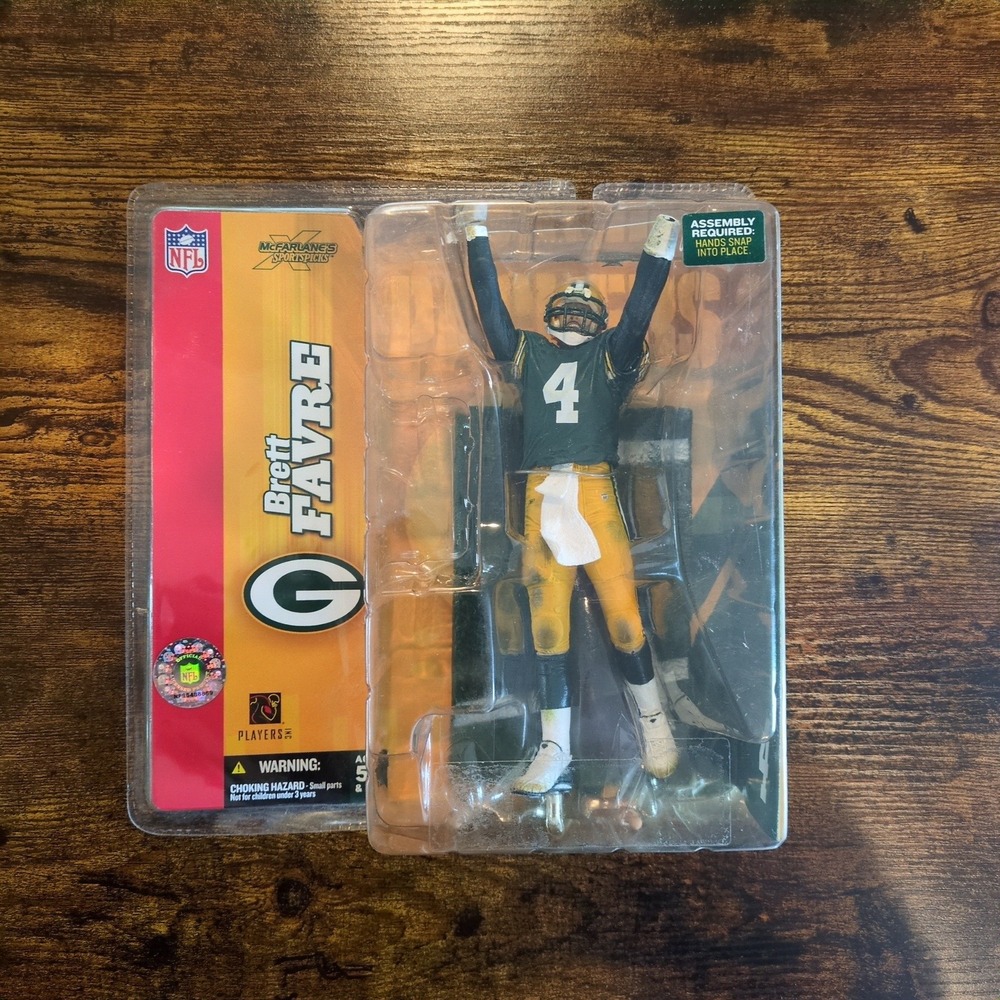 Green Bay Packers Bundle Brett Favre McFarlane Figure License Plates Postcards - Picture 2 of 6